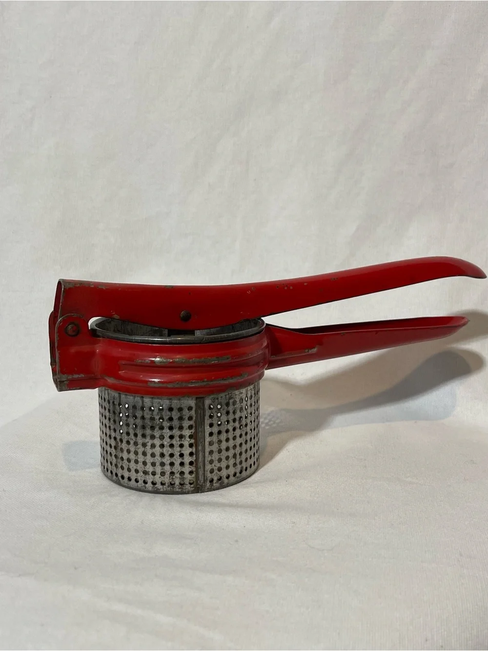 Vintage Handy Things Mfg Co Kitchen Potato Ricer Masher Ludington Michigan USA